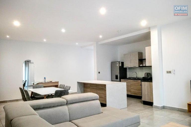 A LOUER Appartement de type T5 meublé équipé sis à Ambatobe à 5min à pieds du Lycée Français. contact Francia