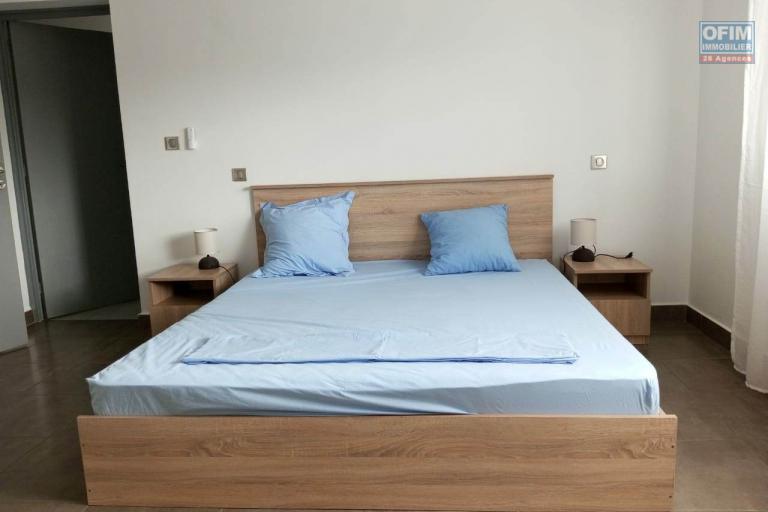 A LOUER Appartement de type T5 meublé équipé sis à Ambatobe à 5min à pieds du Lycée Français. contact Francia