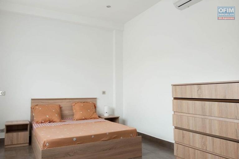 A LOUER Appartement de type T5 meublé équipé sis à Ambatobe à 5min à pieds du Lycée Français. contact Francia