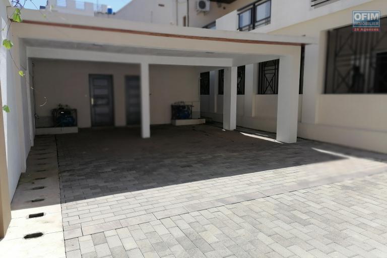 À louer 3 appartements de standing type T4 à proximité du centre commercial Leader Price et l'ambassade américain sis à Ambohibao