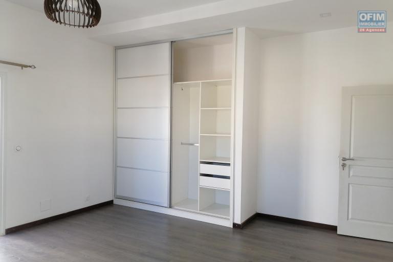 À louer 3 appartements de standing type T4 à proximité du centre commercial Leader Price et l'ambassade américain sis à Ambohibao