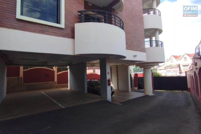 Un appartement T3 sécurisé avec vue à Ampasanimalo