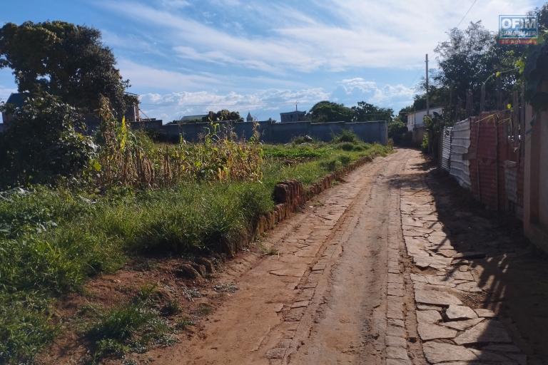 Terrain plat, prêt à bâtir en bord de route, 510 m2 à Manjaka Ilafy- Antananarivo