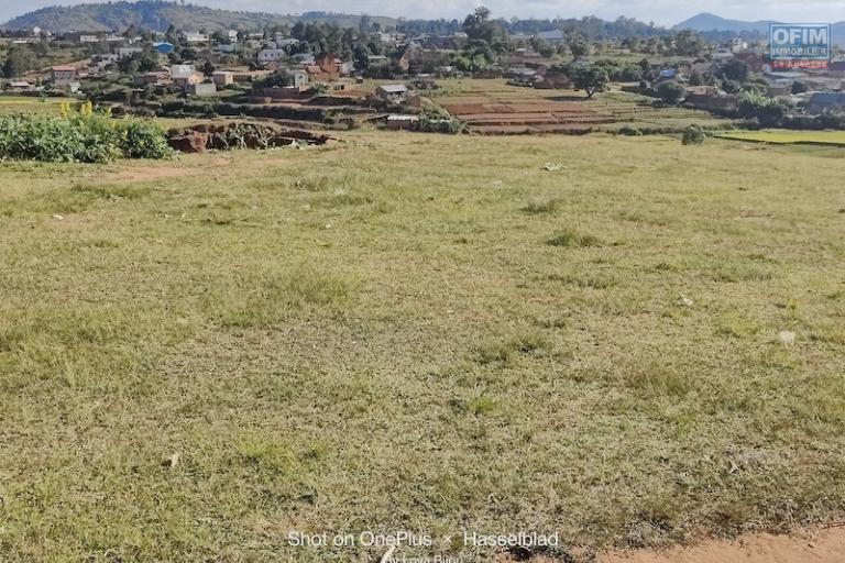 à vendre terrain de 2075M2 à ambatomena Ahi/trimo