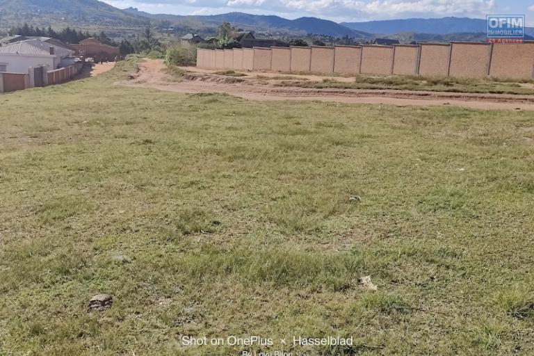 PRIX EN BAISSE à vendre terrain de 2075M2 à ambatomena Ahi/trimo. Contact rapide Mr Jacky +261 34 02 443 04