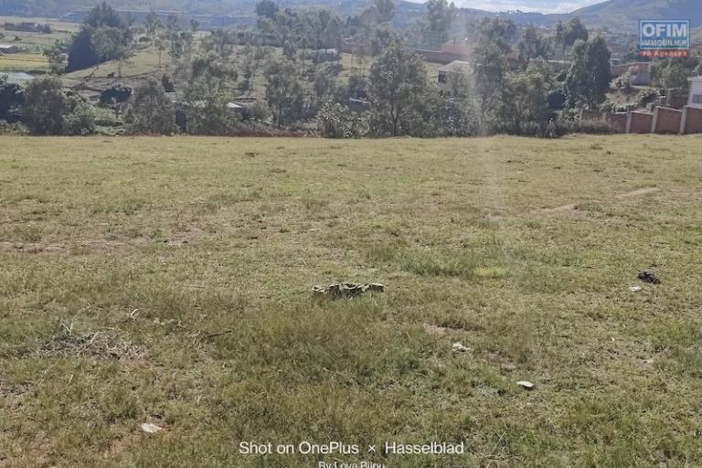 PRIX EN BAISSE &agrave; vendre terrain de 2075M2 &agrave; ambatomena Ahi/trimo. Contact rapide Mr Jacky