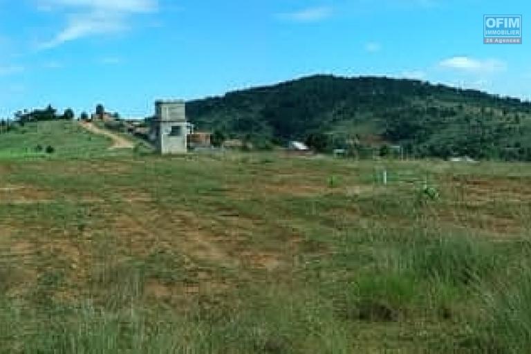 En exclusivité, une propriété de 2ha 700 composée d'une maison basse F4, d'un champ et d'une pisciculture à Ambatomirahavavy