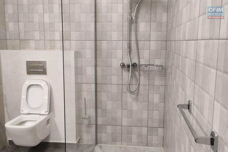 OFIM immobilier loue un appartement neuf T4 de 170m2 sur Ivandry qui est disponible de suite.