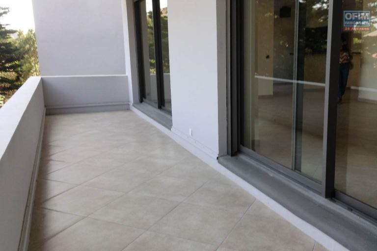 OFIM immobilier loue un appartement neuf T4 de 170m2 sur Ivandry qui est disponible de suite.