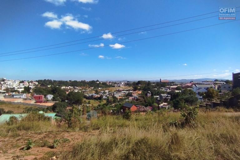 Terrain de 630 m2 avec un magnifique vue à 10 min d'Ambatobe- Antananarivo