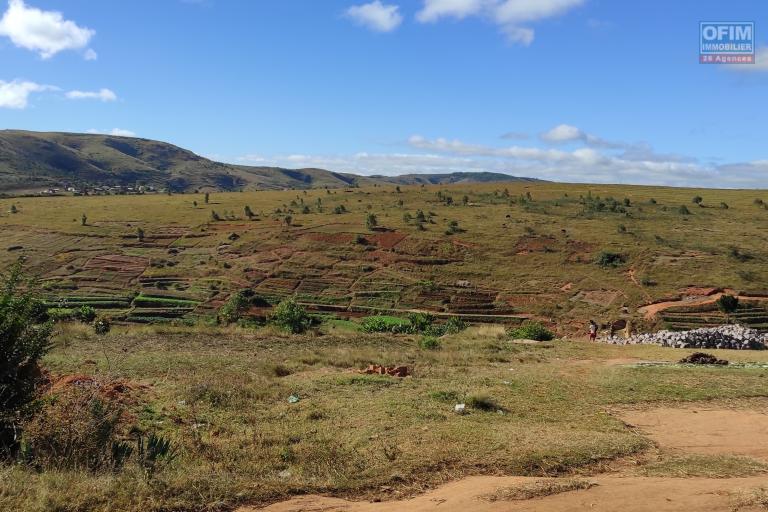 Terrain 1500m2 à 900m de la route nationale à Ambohimalaza