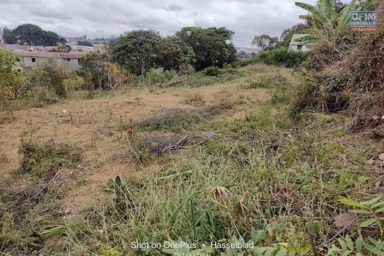 Exceptionnel beau terrain de 2625 M2 à vendre près de l'aéroport