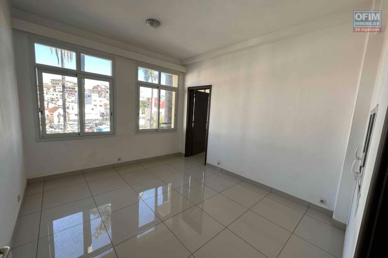 local 114m2 dans le quartier dAntsahavola