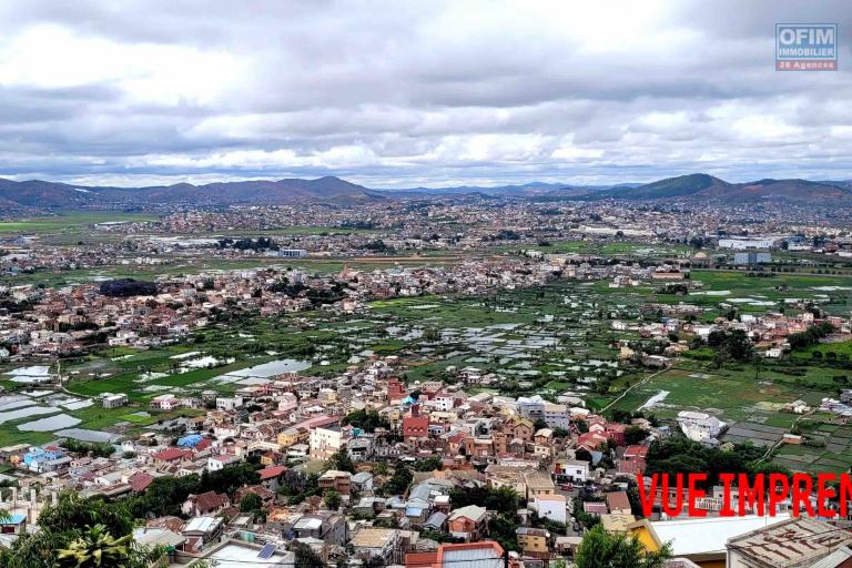 location appartement T3 avec une vue spectaculaire sur la haute ville d'ambohipotsy