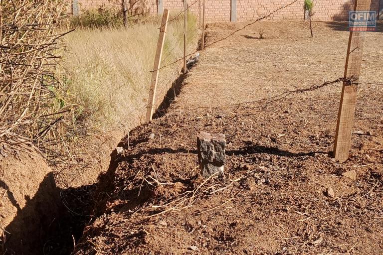 Beau terrain de 727 m2 dans un lotissement résidentiel à Antsampandrano Ilafy- Antananarivo