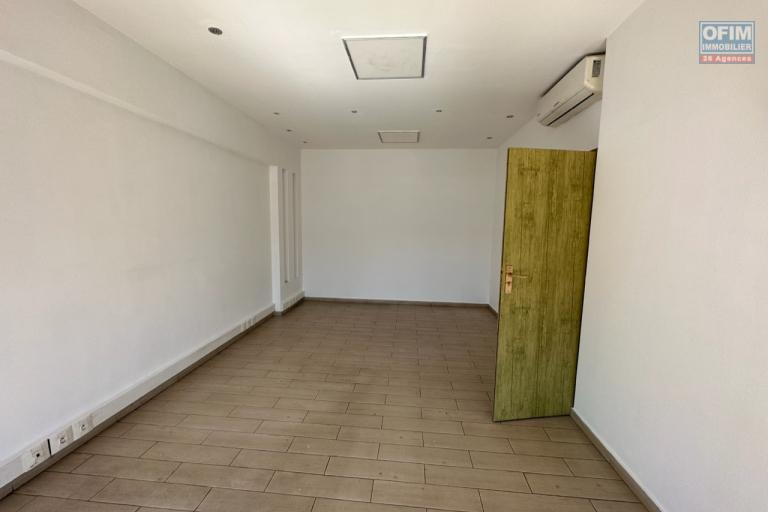 location bureau d'une superficie de 192m2 à la City Alarobia