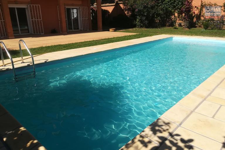 Une villa F5 avec piscine Androhibe
