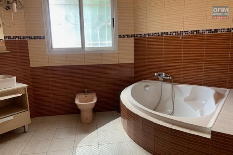 OFIM offre en location une villa F4 à Ambatobe