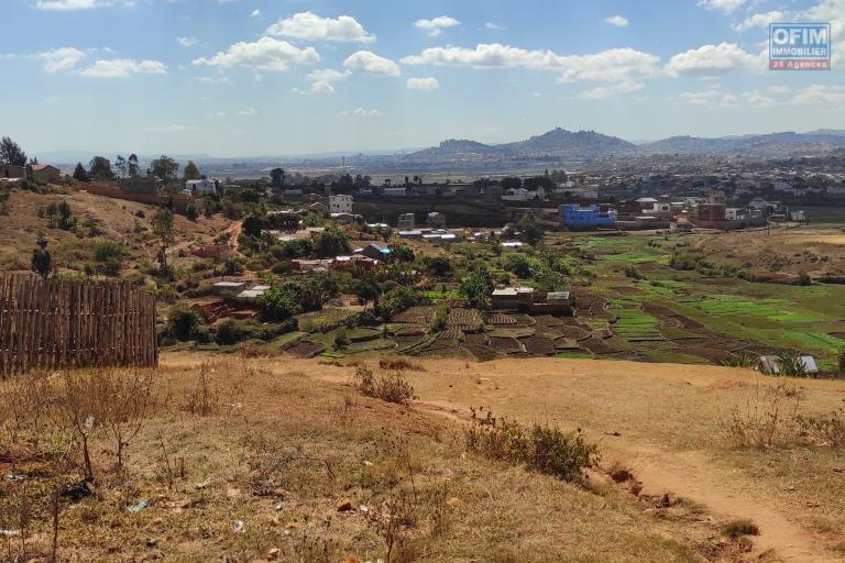 un beau terrain de 6280m2 avec vue imprenable sur le Rova à Ankadiefajoro