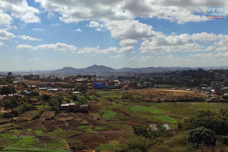 un beau terrain de 6280m2 avec vue imprenable sur le Rova à Ankadiefajoro