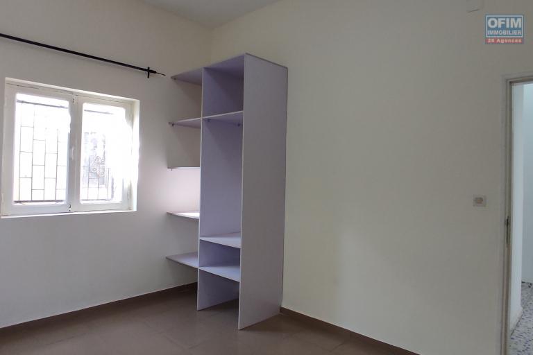 Location appartement  de type T4 complètement rénové à Ankdikely Ilafy