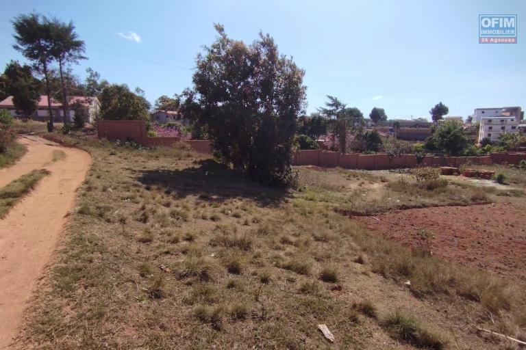 Terrain 2 110 m2, plat, prêt à bâtir à Anjomakely Ivato- Antananarivo