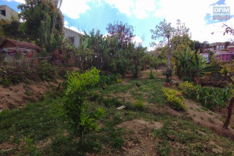 Une grande propriété de 2 920 M2 à Bongatsara Amboanjobe- Antananarivo
