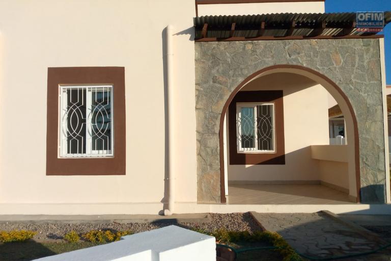vente d'une villa F4 dans une résidence bien sécurisée à Manazary à moins de 10mn d'Ambatobe