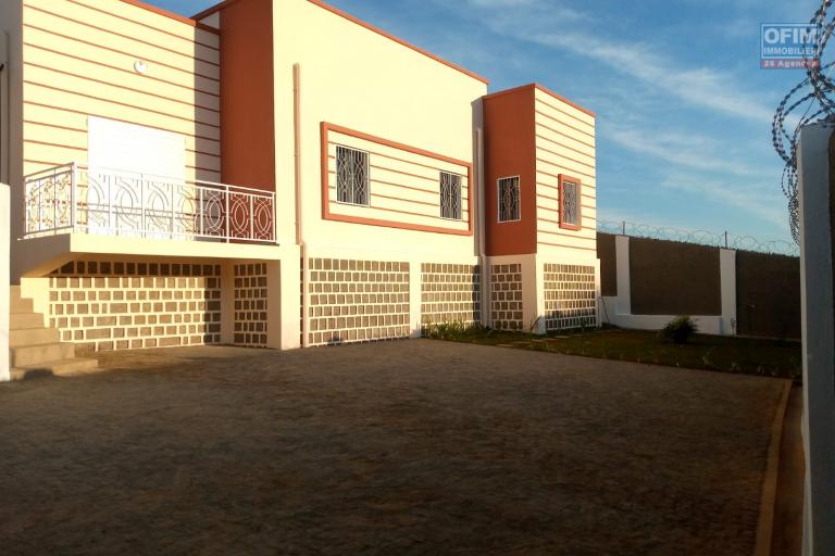 location charmante villa F4 dans une résidence sécurisée à moins de 10mn D'Ambatobe