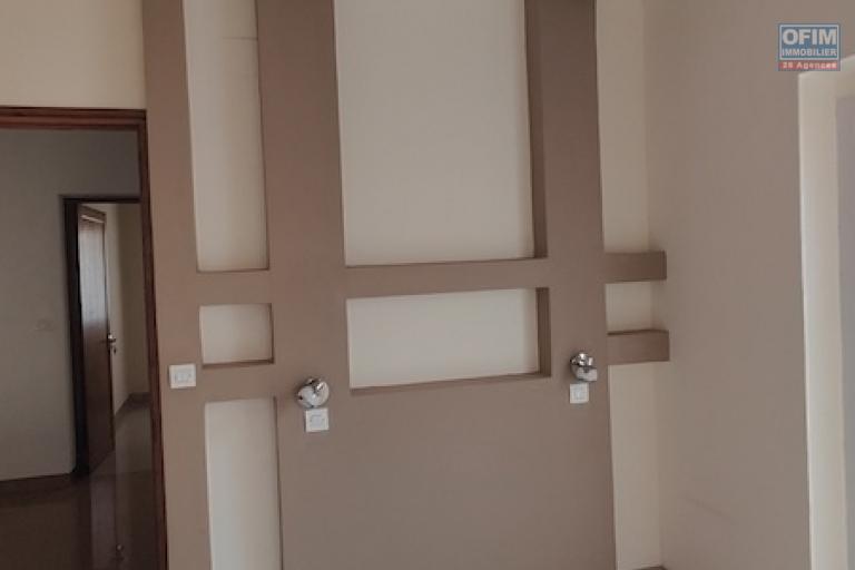 A vendre charmante villa F4 neuve &agrave; malaza ampitatafika. Contact 0340244304 Mr Jacky