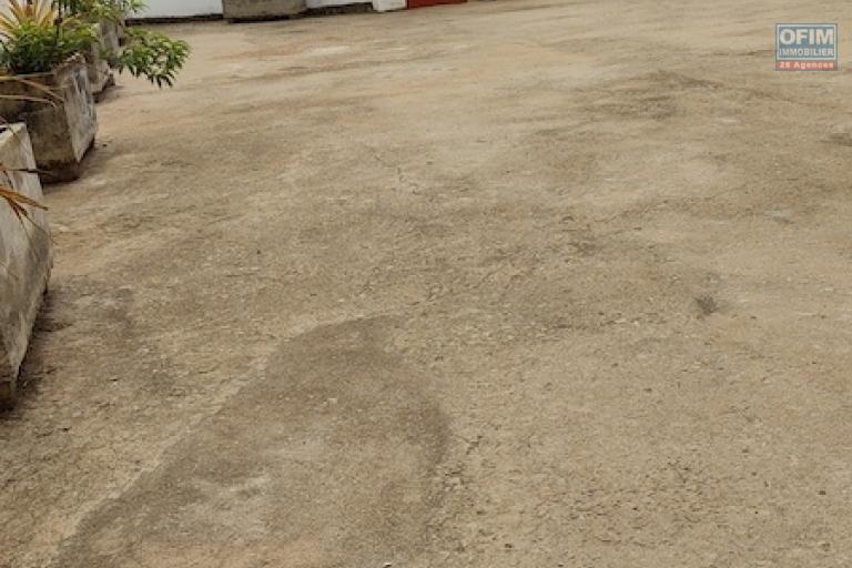 A vendre charmante villa F4 neuve &agrave; malaza ampitatafika. Contact Mr Jacky