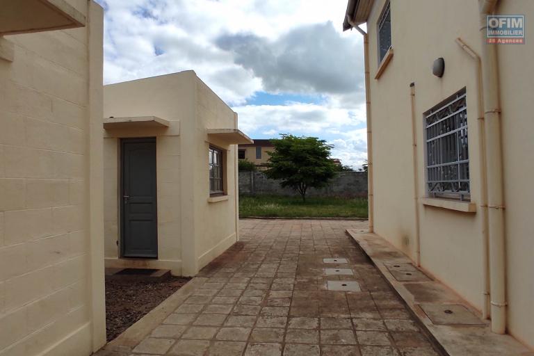 vente d'une villa F5 sur un terrain de 820m2 à Ambohibao Ambohijanahary