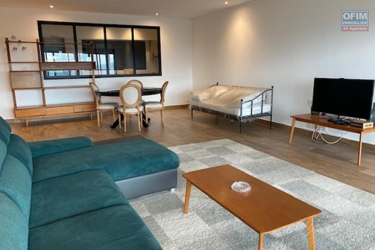 Un grand appartement T4 meubl&eacute; sur la haute ville &agrave; Ambohipotsy ( CONTACT LALAINA)