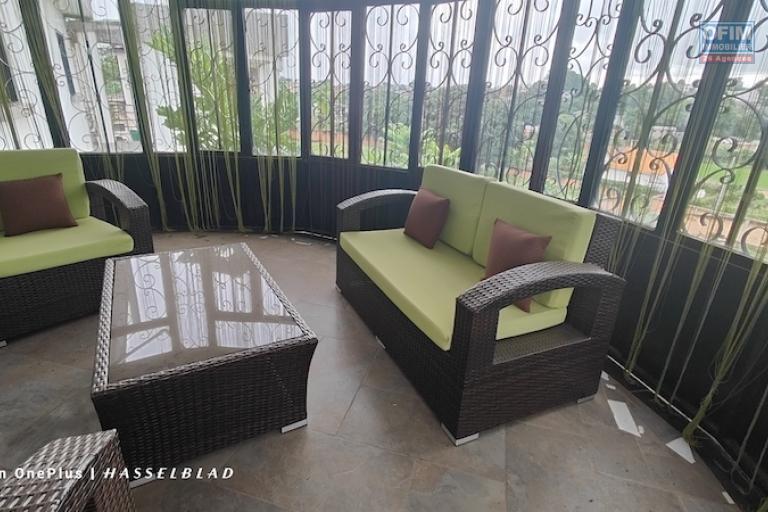 a vendre villa F5 sur ambohibao