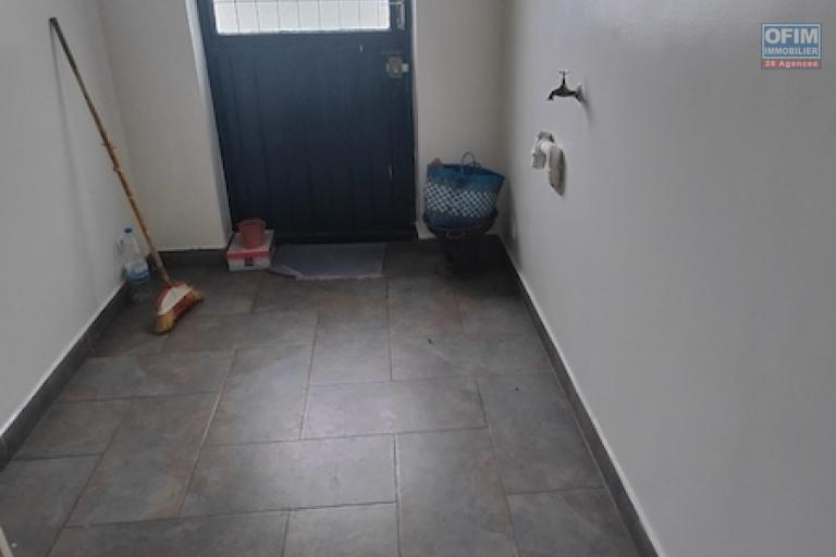 a vendre villa F5 sur ambohibao