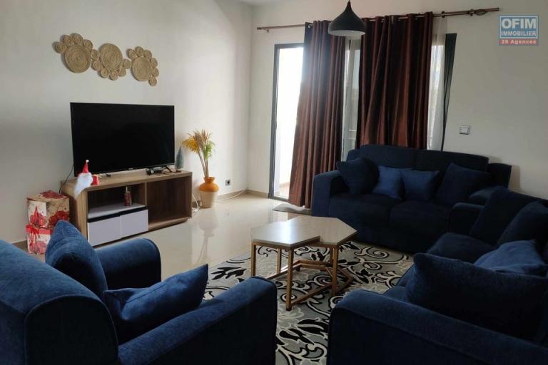 OFIM Immobilier loue un appartement T4 meublé équipé sur Ambohitrarahaba Androhibe dans un quartier calme.