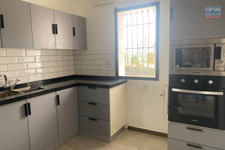 Un grand appartement T4 au rez -de chaussée à Ambatobe près du Lycée Français - cuisine-appartement-Ambatobe