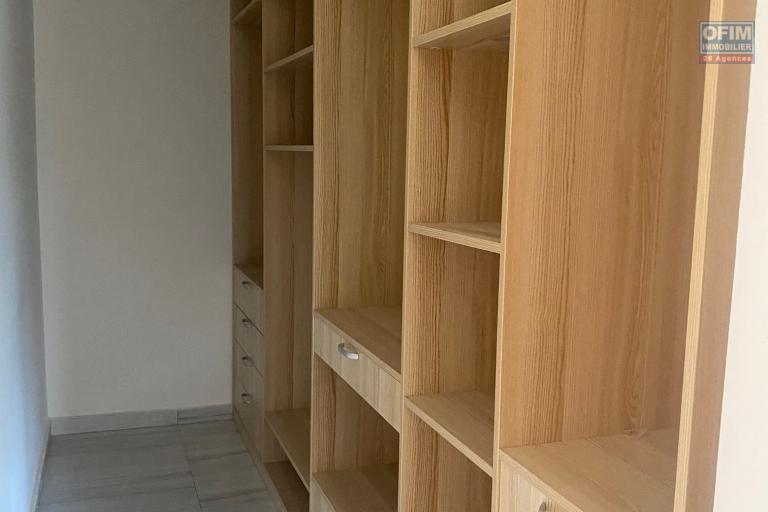 Un grand appartement T4 au rez -de jardin &agrave; Ambatobe pr&egrave;s du Lyc&eacute;e Fran&ccedil;ais