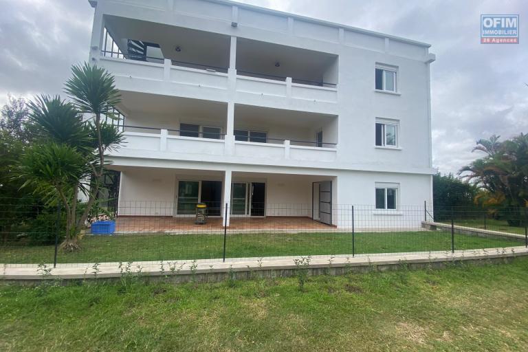 Un grand appartement T4 au rez -de jardin &agrave; Ambatobe pr&egrave;s du Lyc&eacute;e Fran&ccedil;ais