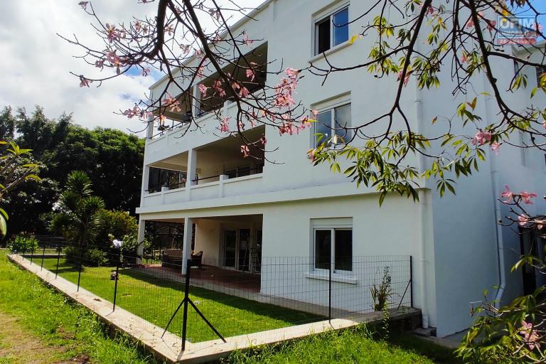 location d'un spacieux appartement dans une résidence à 7minutes à pieds du lycée Français à Ambatobe