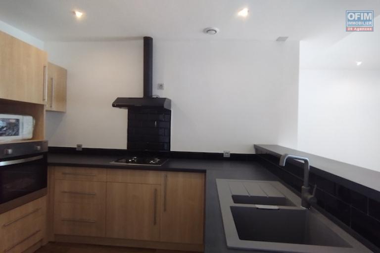 A vendre appartement T2 DE 75M2 &agrave; ambohipotsy Andohalo. Contact