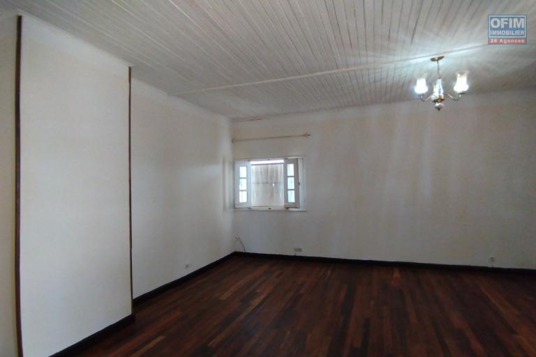 Une grande propriété de 3100 m2, avec une facilité de paiement, sise à Imerimanjaka-By pass Antananarivo