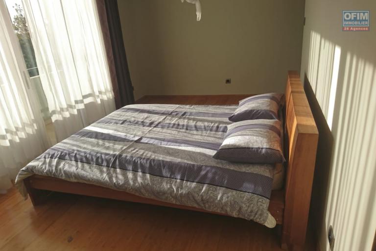 Un appartement T3 meublé sécurisé avec piscine à Ankadimbahoaka