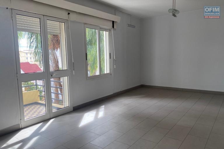 Un local professionnel de 100m2 à Antsahavola