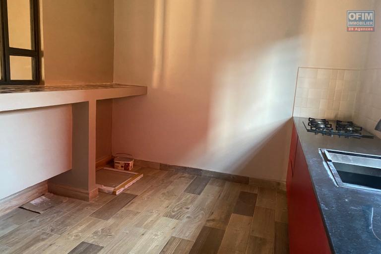 Un appartement T5 au RDC à Ambohimiandra
