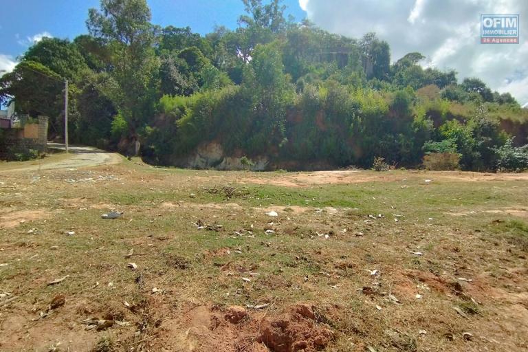 Terrain de 453 m2 avec vue imprenable sur Ambohidratrimo