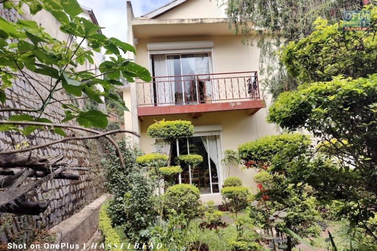 A vendre villa F4 sur ambohibao. Contact Mr Jacky