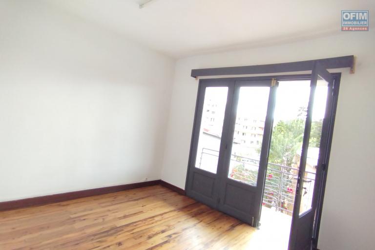 Villa F5 à étage à 10 min du centre ville sise à Tsiadana-Antananarivo