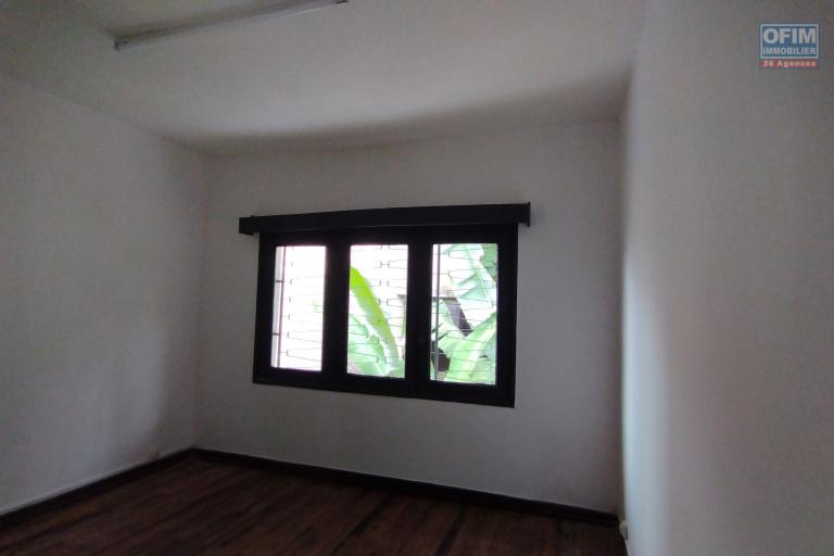 Villa F5 à étage à 10 min du centre ville sise à Tsiadana-Antananarivo