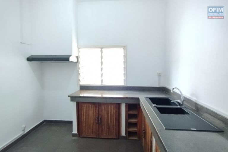 Villa F5 à étage à 10 min du centre ville sise à Tsiadana-Antananarivo